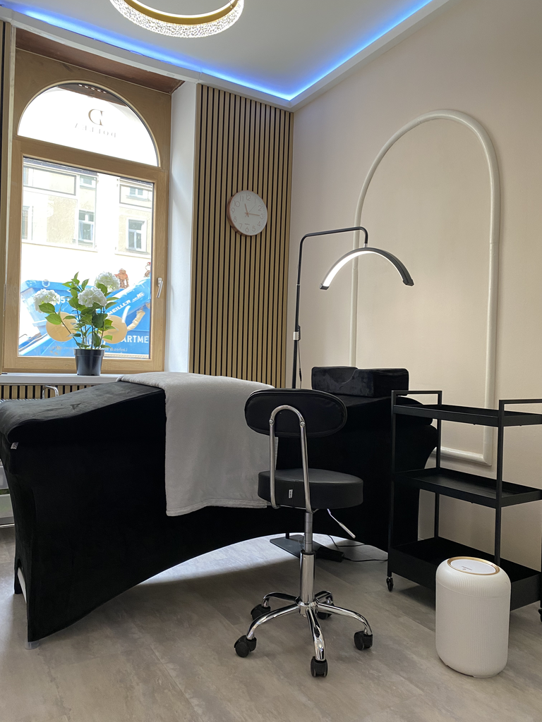 Foto der Ausstattung Liege mit einer Wave Matratze