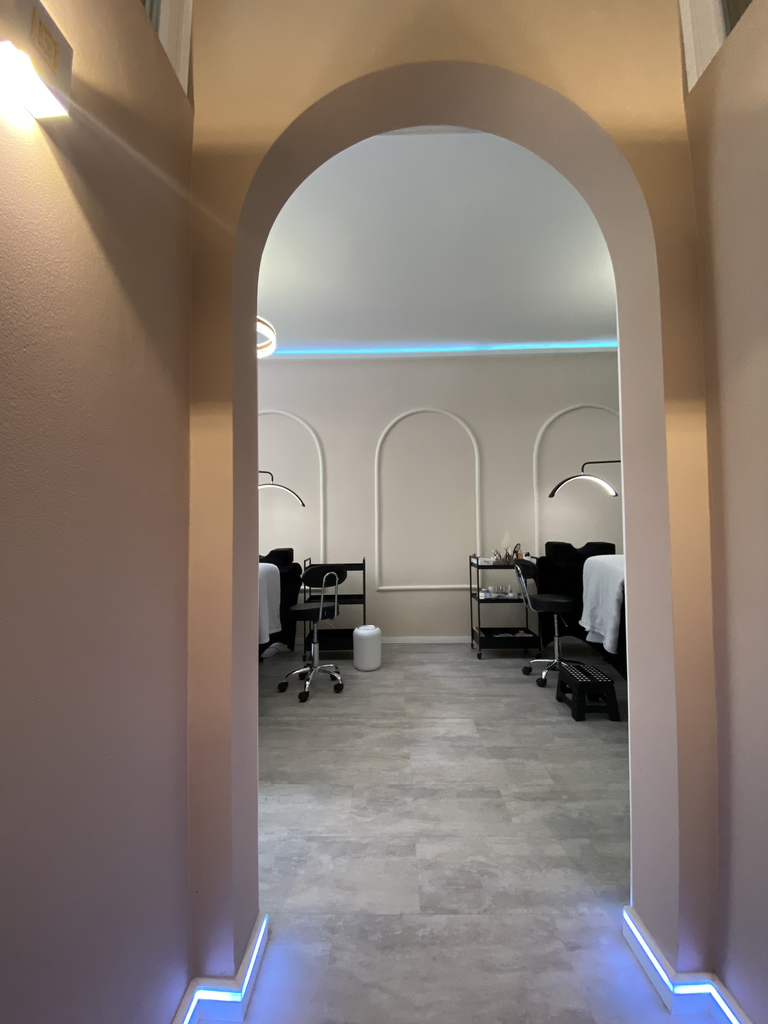 Zusätzliches Foto von Lash Liege 1 (L)